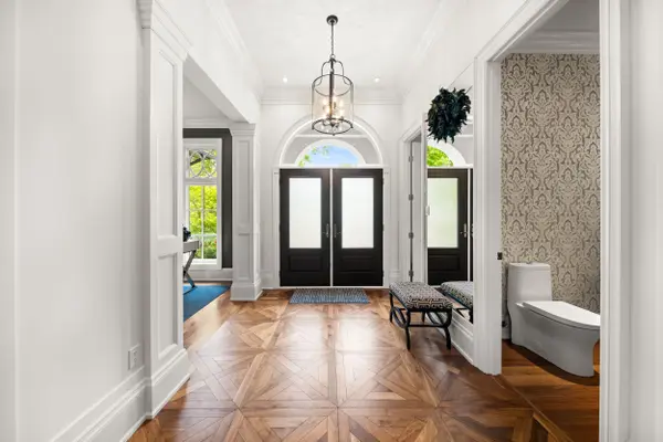 1577 Gloucester RD, London North, ON N6G 2S5