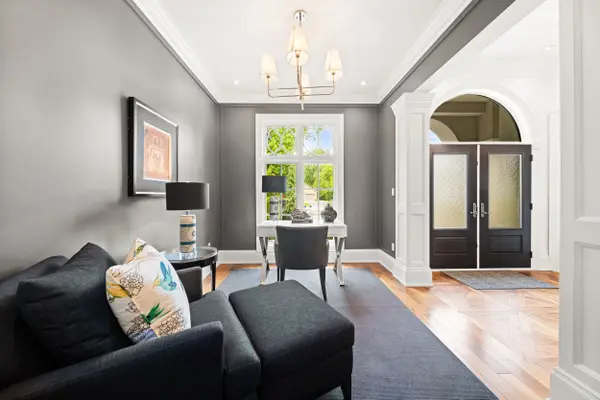 1577 Gloucester RD, London North, ON N6G 2S5