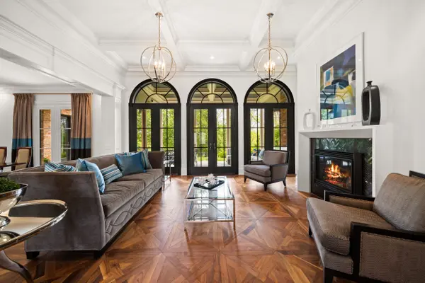 1577 Gloucester RD, London North, ON N6G 2S5