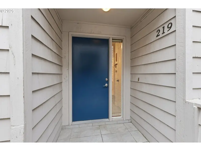 219 CERVANTES #219, Lake Oswego, OR 97035