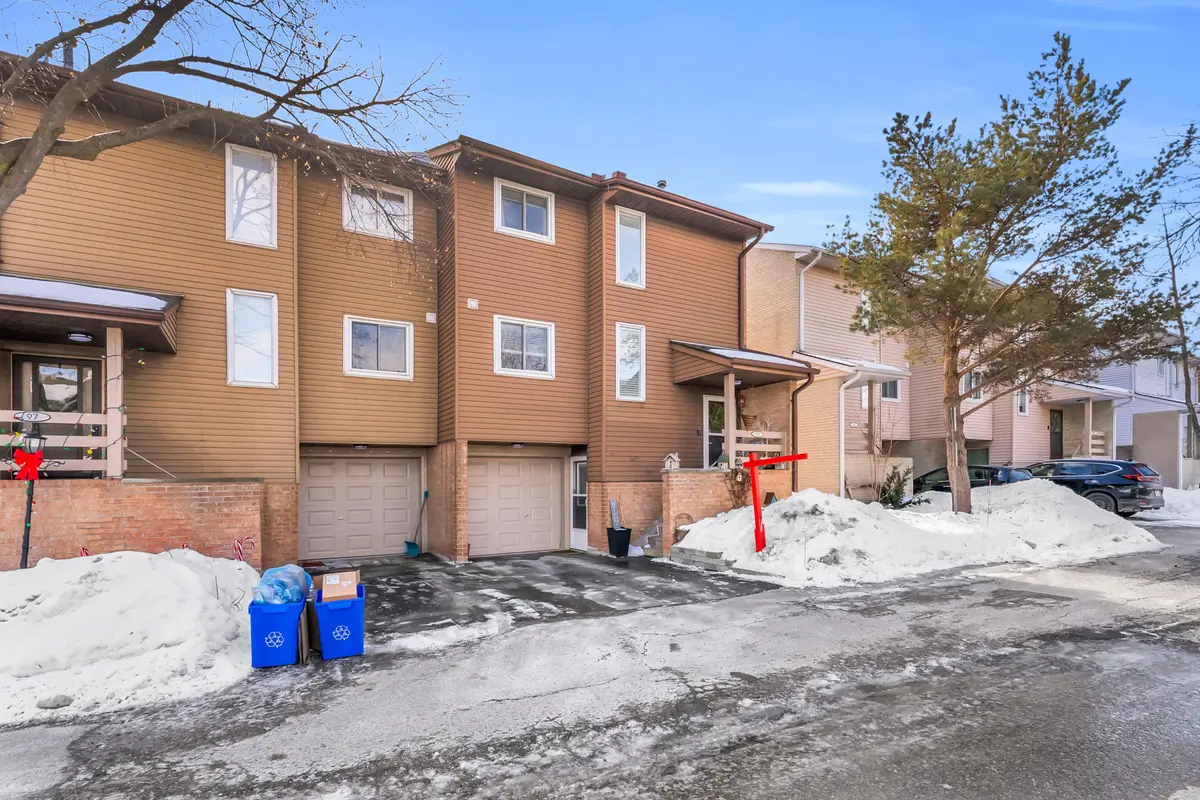 99 Lynden CIR, Halton Hills, ON L7G 2J2