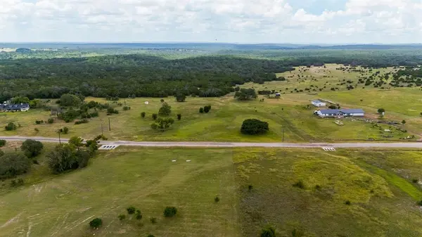 320 S Waterbuck Way, Lampasas, TX 76550