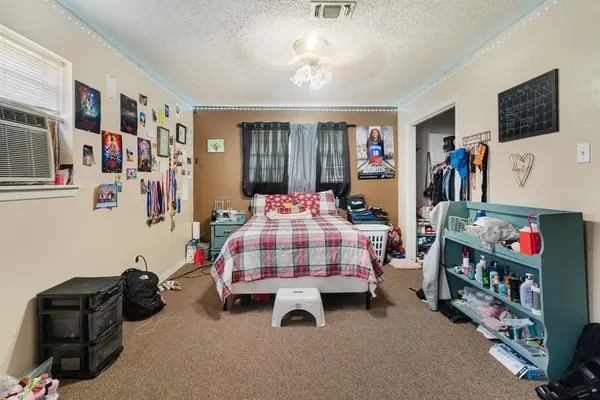 1705 W Taylor Street, Clarksville, TX 75426