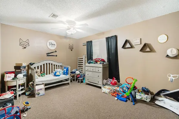 1705 W Taylor Street, Clarksville, TX 75426