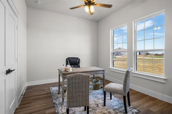 9433 Bluestem Lane, Dish, TX 76247