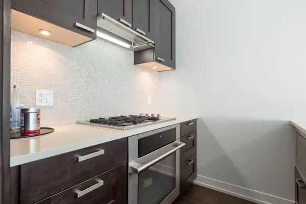 222 Riverfront AVE SW #1826, Calgary, AB T2P 0X2