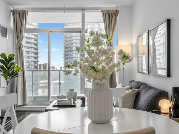 66 Forest Manor RD #1110, Toronto C15, ON M2J 0B7