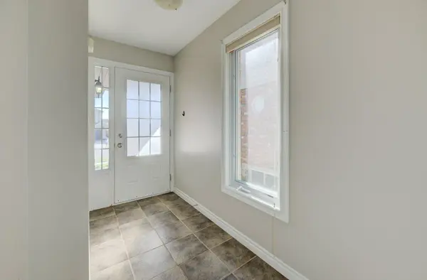 404 Tealby CRES, Waterloo, ON N2J 4Y8