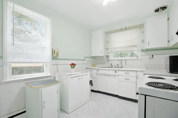 2718 Upper James ST, Hamilton, ON L0R 1W0