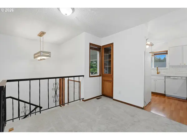 14812 NE ROSE PKWY #58B, Portland, OR 97230