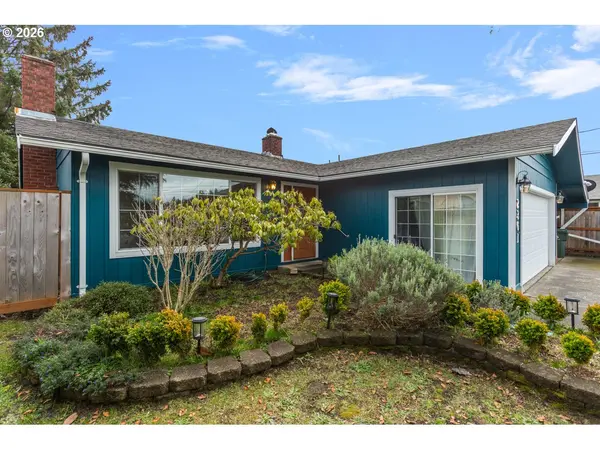 2361 FIR ST, North Bend, OR 97459