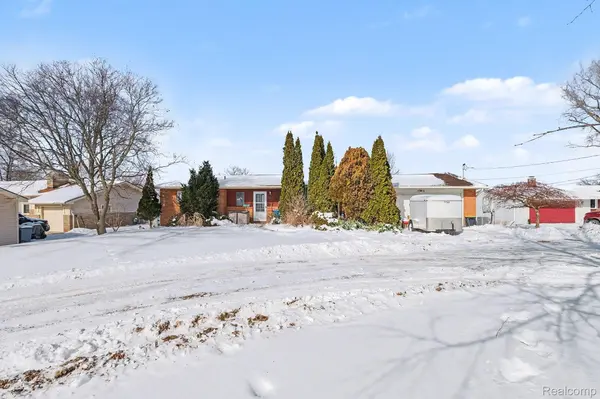 4100 Four Lakes AVE, Fenton Charter Township, MI 48451