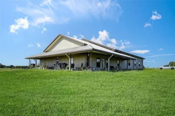 808 W Line Road, Whitesboro, TX 76273
