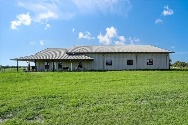 808 W Line Road, Whitesboro, TX 76273