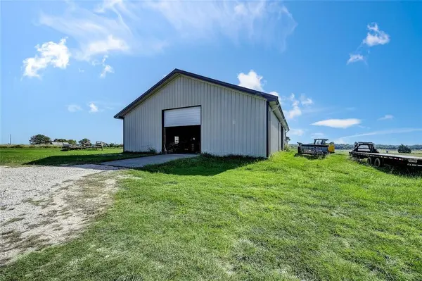 808 W Line Road, Whitesboro, TX 76273