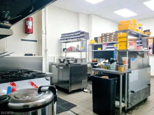 337 Martin Luther King Jr Dr, Jersey City, NJ 07305