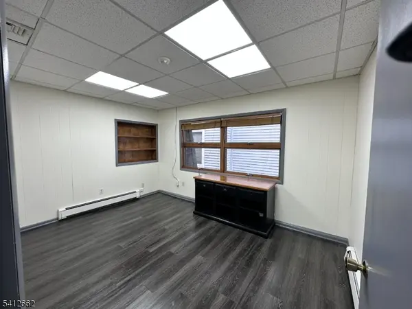 107 Stuyvesant Ave, Lyndhurst Twp., NJ 07071