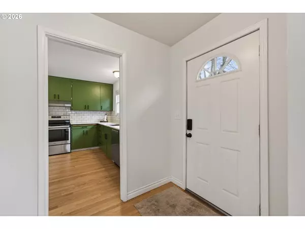 Lake Oswego, OR 97035,16309 LAKE FOREST BLVD