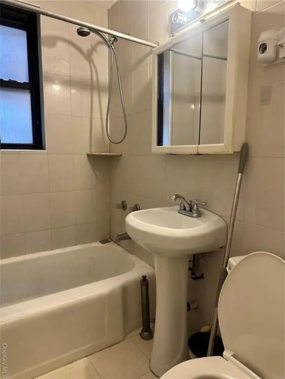 150-30 71 AVE #6C, Flushing, NY 11367