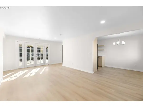 12815 SE STARK ST #A8, Portland, OR 97233