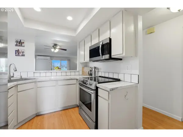 11721 SW BOONES BEND DR #9-3D, Beaverton, OR 97008