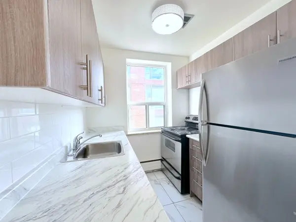 276 St Clair AVE W #304, Toronto C02, ON M4V 1R9