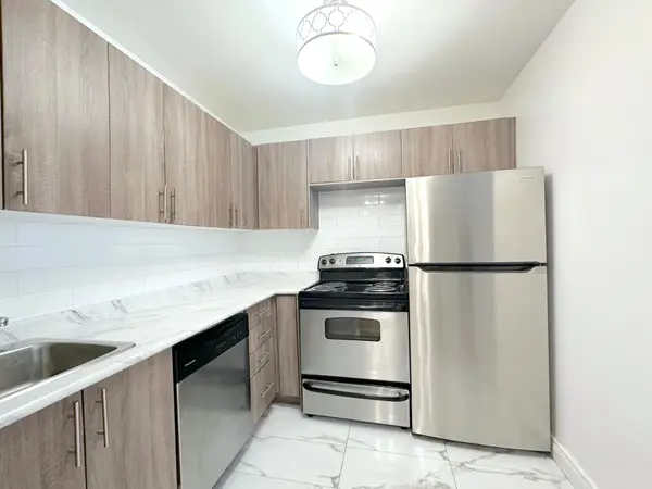 276 St Clair AVE W #107, Toronto C02, ON M4V 1R9