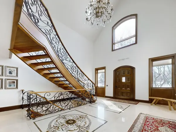 43 Woodland Acres CRES, Vaughan, ON L6A 1G1