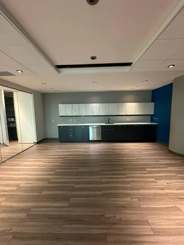 5500 North Service RD #801, Burlington, ON L7L 6W6