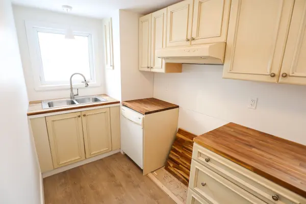 143 Carleton ST, Cornwall, ON K6H 4X3