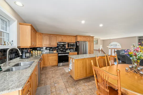 20437 Melbourne RD, Southwest Middlesex, ON N0L 1T0