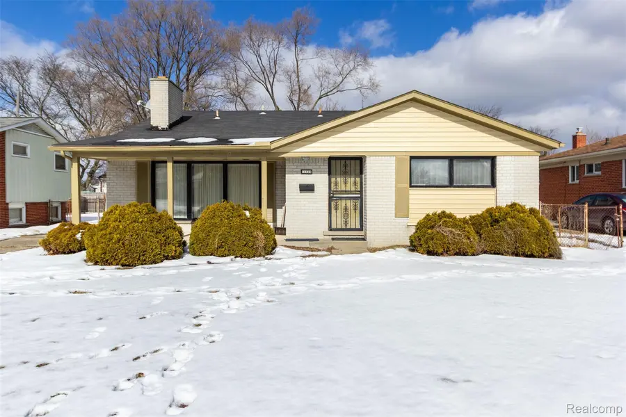 16024 Stratford DR, Southfield, MI 48075