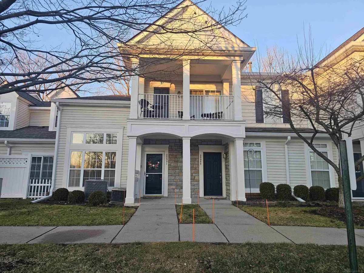 25951 Waterway DR, Harrison Twp, MI 48045