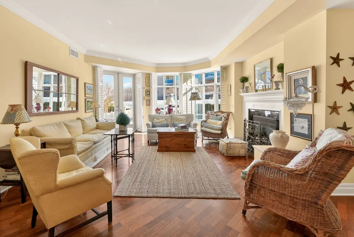 215 Ricardo ST #107, Niagara-on-the-lake, ON L0S 1J0