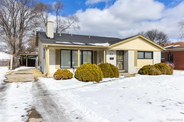 16024 Stratford DR, Southfield, MI 48075