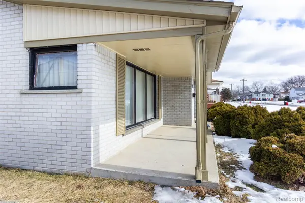 16024 Stratford DR, Southfield, MI 48075