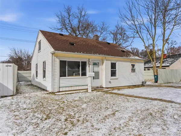 22035 Scotia RD, Oak Park, MI 48237