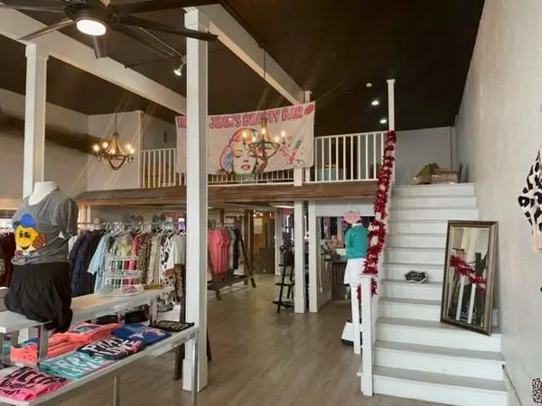 100 E Hubbard Street, Lindale, TX 75771