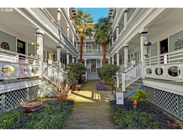 2127 NW IRVING ST #304, Portland, OR 97210