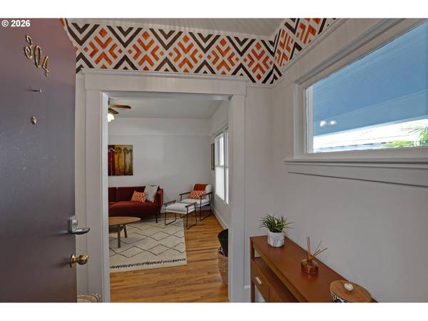 2127 NW IRVING ST #304, Portland, OR 97210