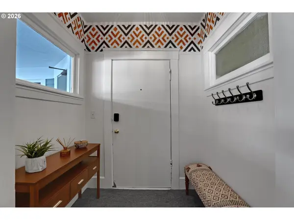 2127 NW IRVING ST #304, Portland, OR 97210