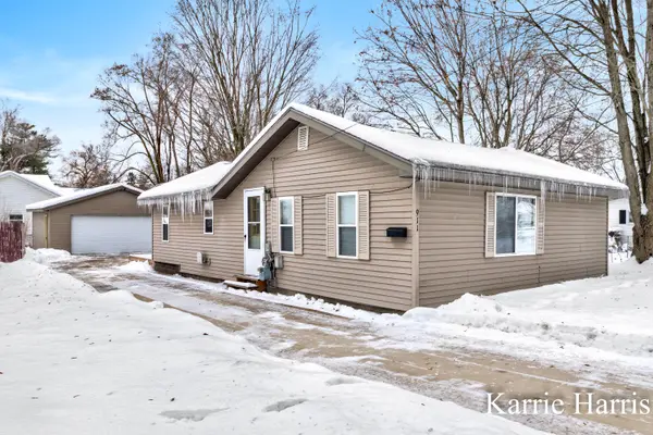 911 E Pearl ST, Greenville, MI 48838