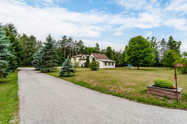 924 6 County RD S, Tiny, ON L0L 2T0