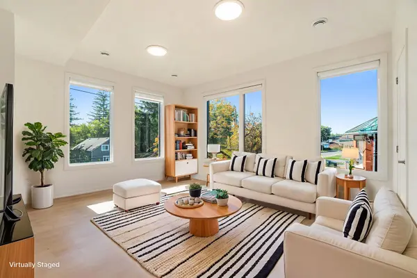 251 Castor ST #8, Russell, ON K4R 0M2