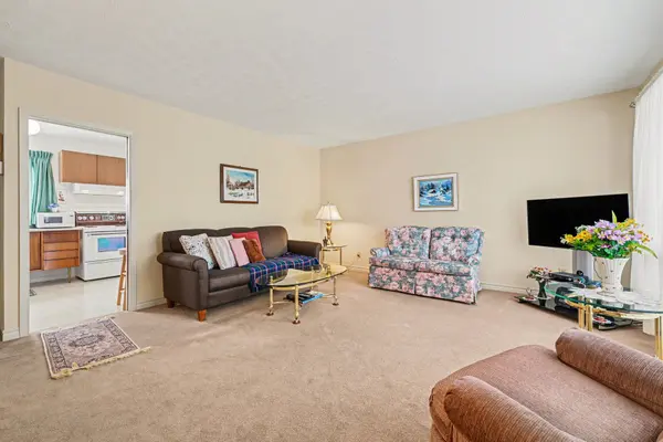 990 Harkness AVE, Billings Bridge - Riverside Park And Area, ON K1V 6P2