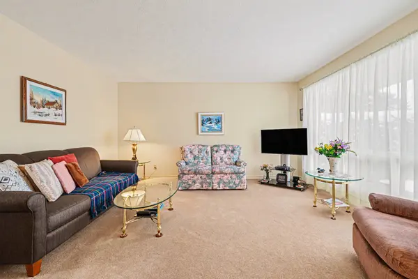 990 Harkness AVE, Billings Bridge - Riverside Park And Area, ON K1V 6P2