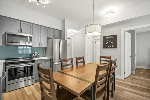 25 PEN LAKE POINT RD #403, Huntsville, ON P1H 1A9