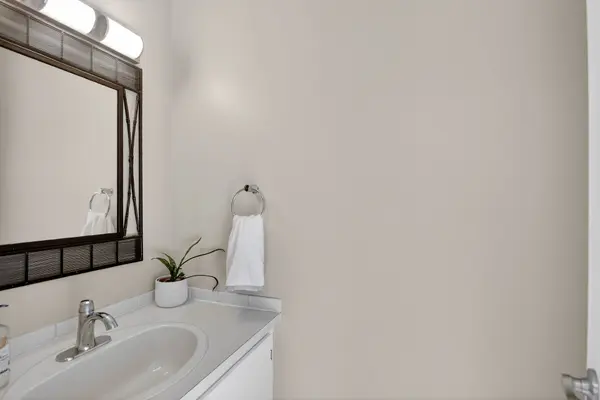 24 Whelan DR, Barrhaven, ON K2J 2J9