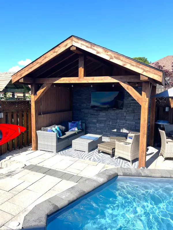 32 Macdonald CRES, Brantford, ON N3R 8B2