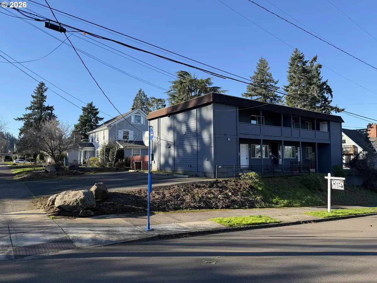 718 9TH ST, Oregon City, OR 97045